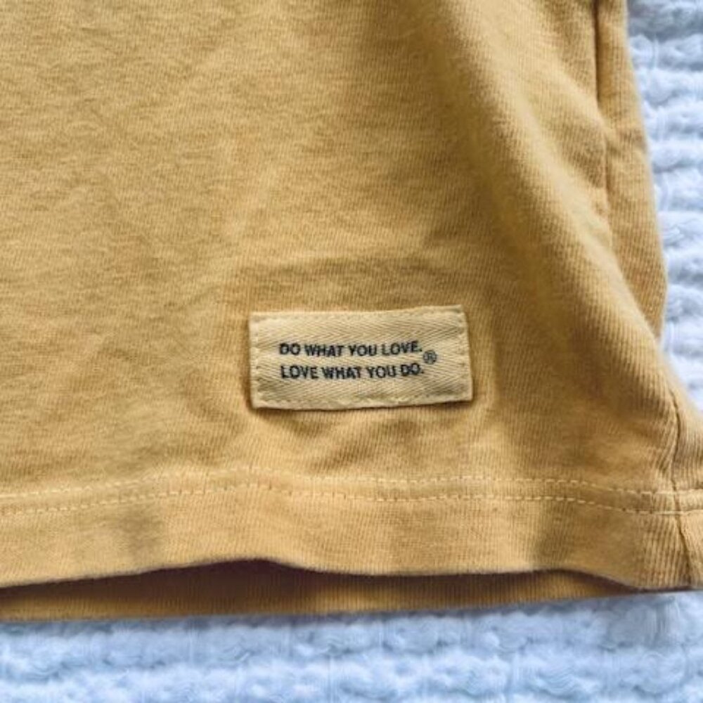 Life Is Good T-Shirt Women's Size Small Crew Neck Short Sleeve Faded Yellow - Picture 4 of 4